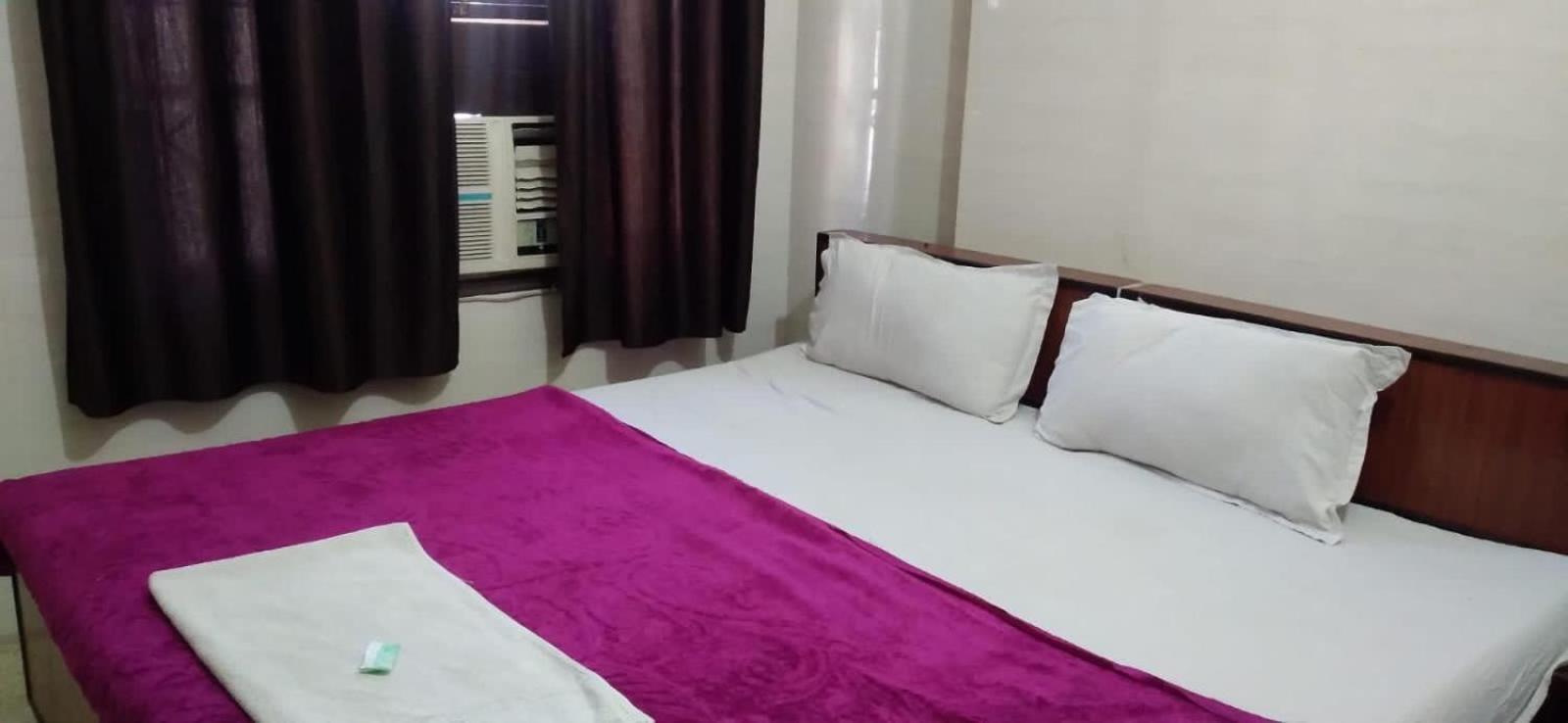 Raja Guest House -- Jalandhar Railway Station -- For Family, Couples, Travellers Exterior foto