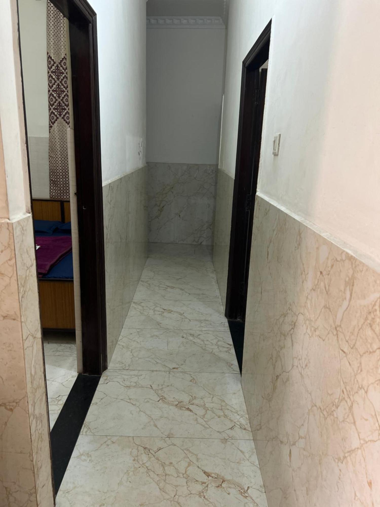 Raja Guest House -- Jalandhar Railway Station -- For Family, Couples, Travellers Exterior foto